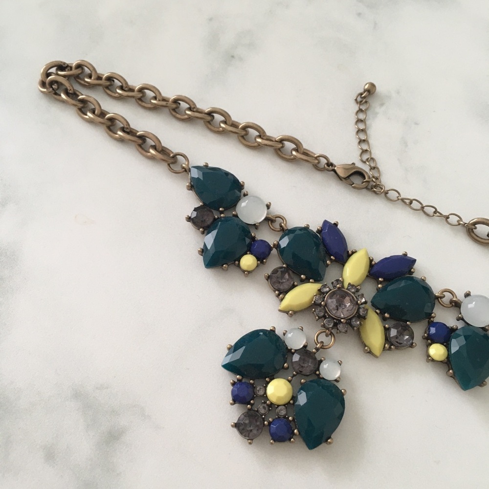 Multi-Colour Necklace - Picture 4 of 6